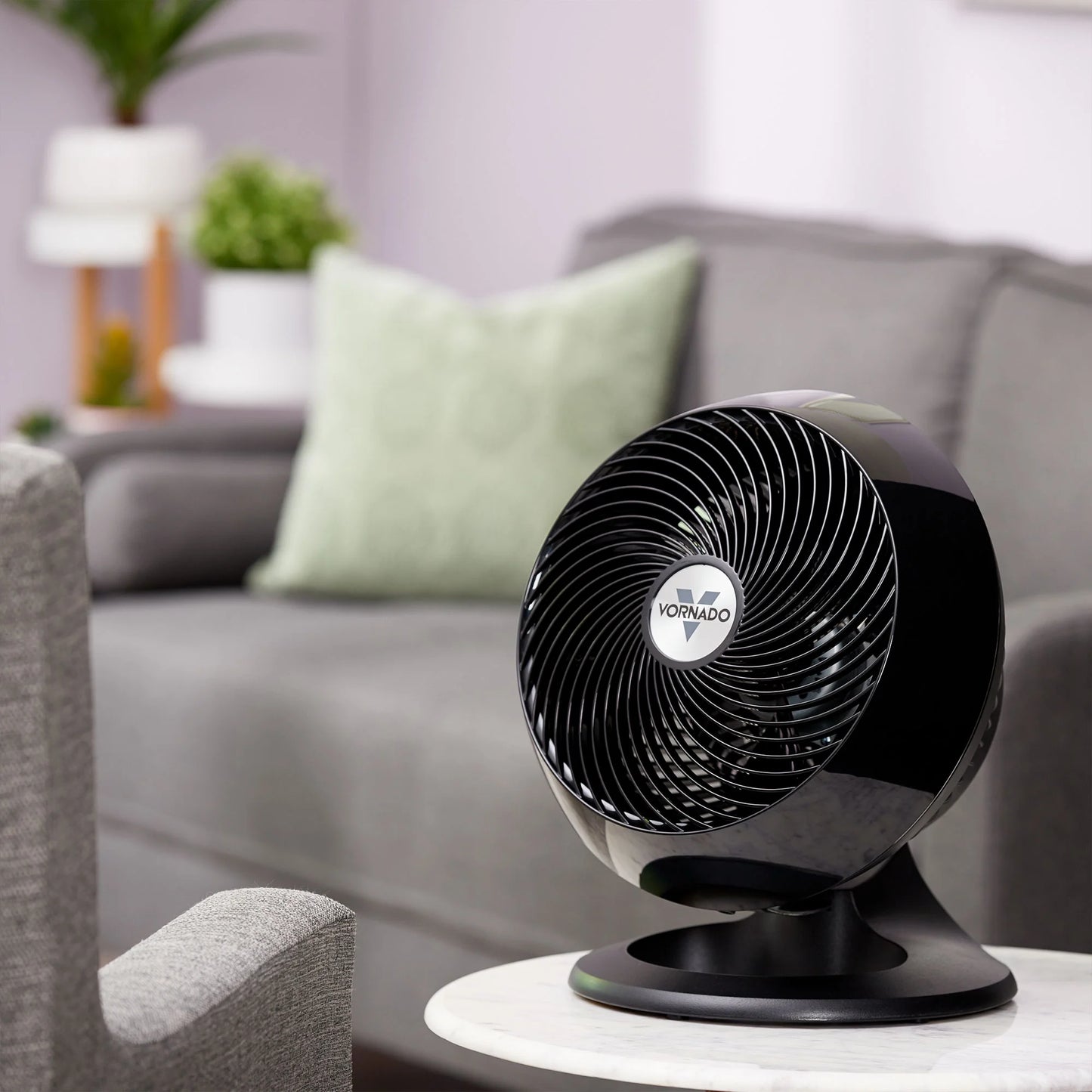 Vornado 660 large 4 speed vortex whole room air circulator floor fan, black