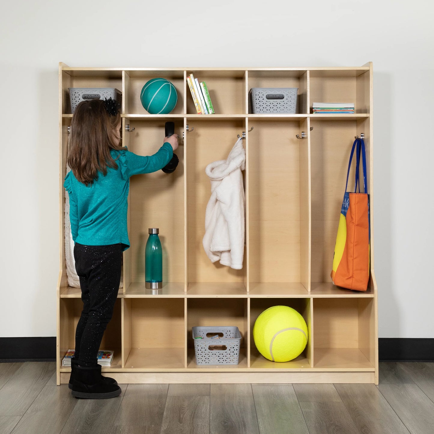 Bizchair wooden 5 section school coat locker with bench, cubbies, and storage organizer hook-safe, kid friendly design - 48"h x 48"l (natural)