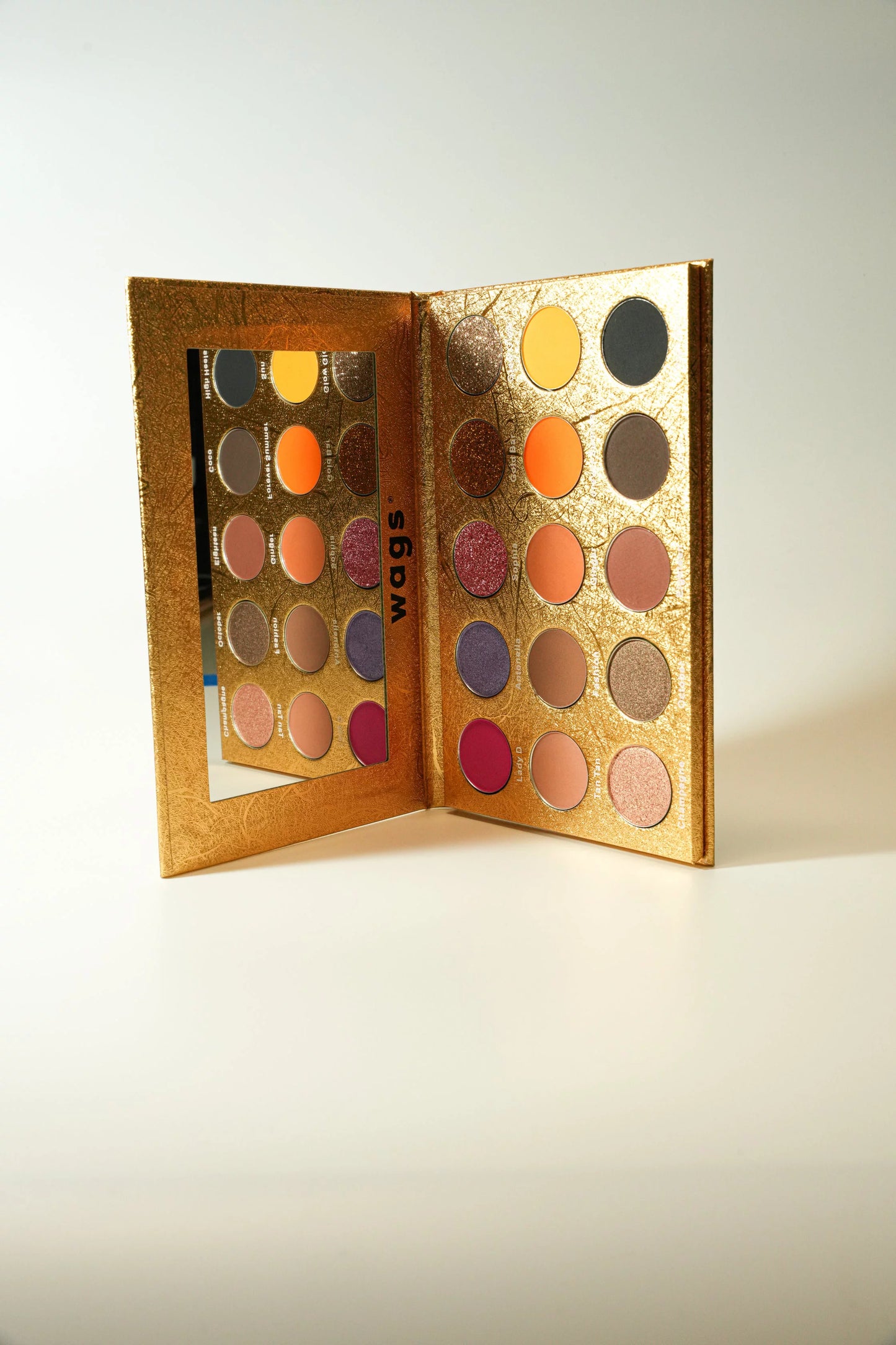 Wags gold matters eyeshadow palette, summer palette, vibrant colors and high pigmented