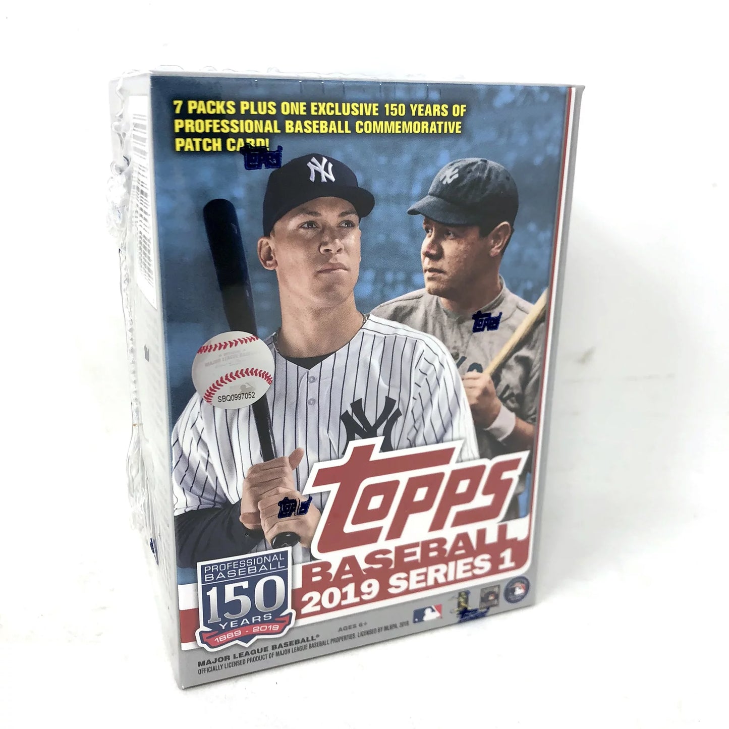 Topps 2019 baseball series 1 trading cards relic box (retail edition)