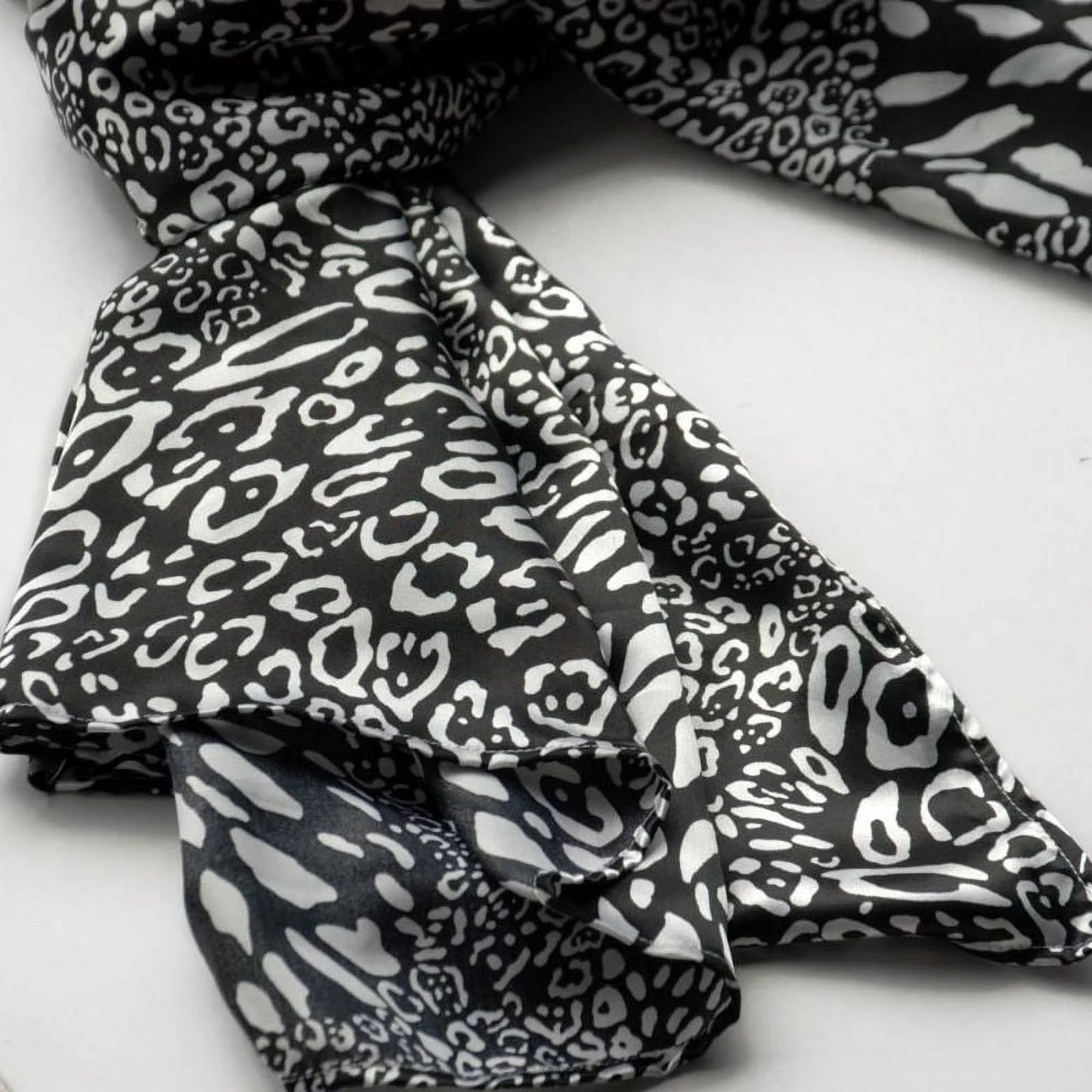 Blancho black & white distinctive leopard animal print fashion soft silk scarf/wrap/shawl(large)